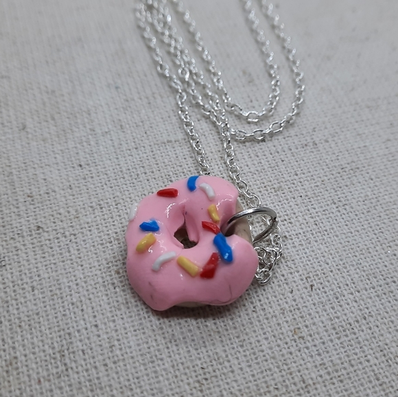 Handmade donut necklace - Picture 1 of 3